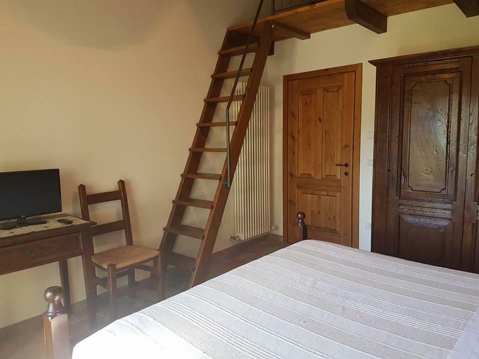 Agriturismo Il Falco Del Monte Fumaiolo Alfero Exteriör bild